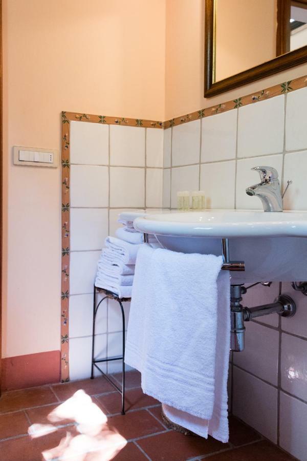 Appartamento con 3 Camere da Letto e Ampio Giardino