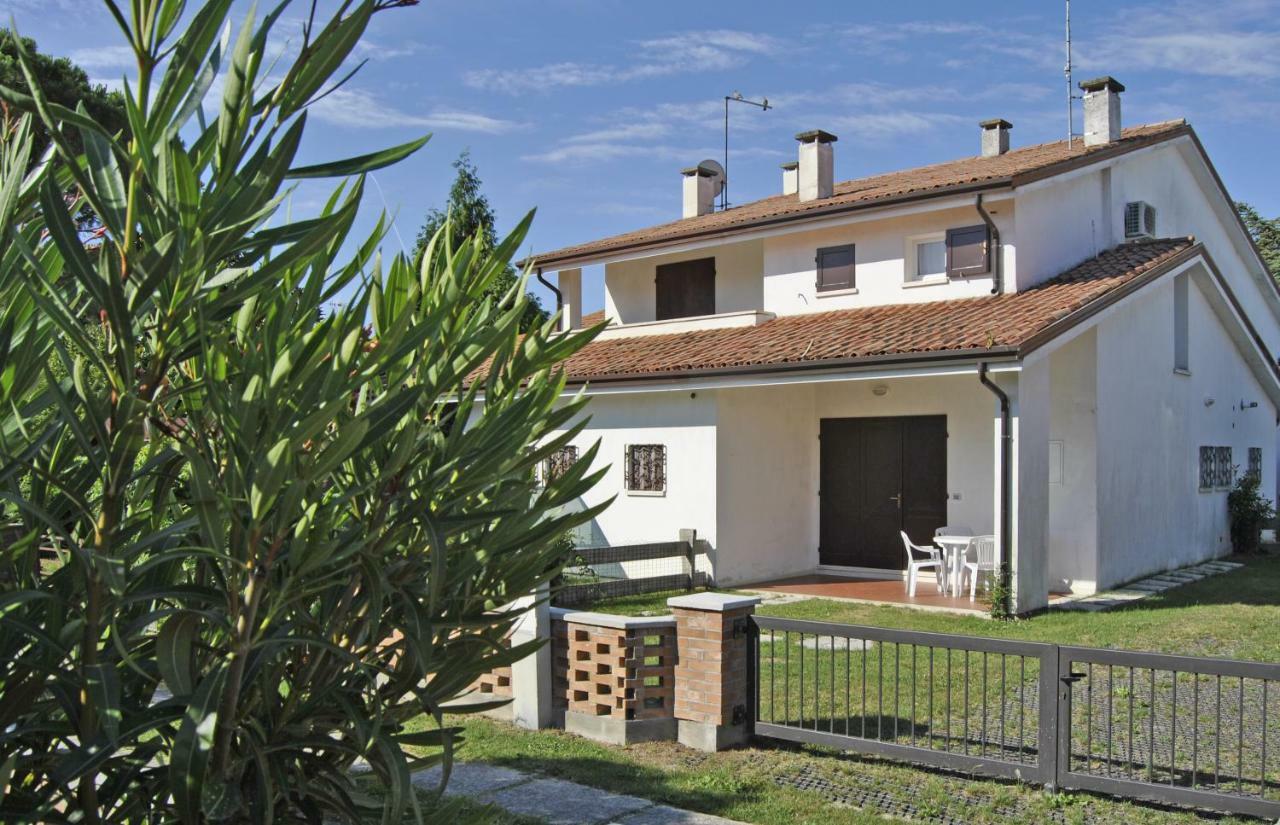 Holiday Home,867760793:JPEG