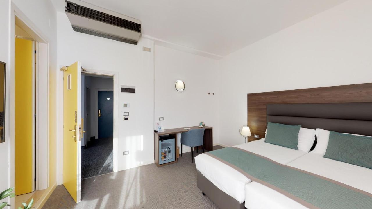 Deluxe Double or Twin Room,960946498:JPEG