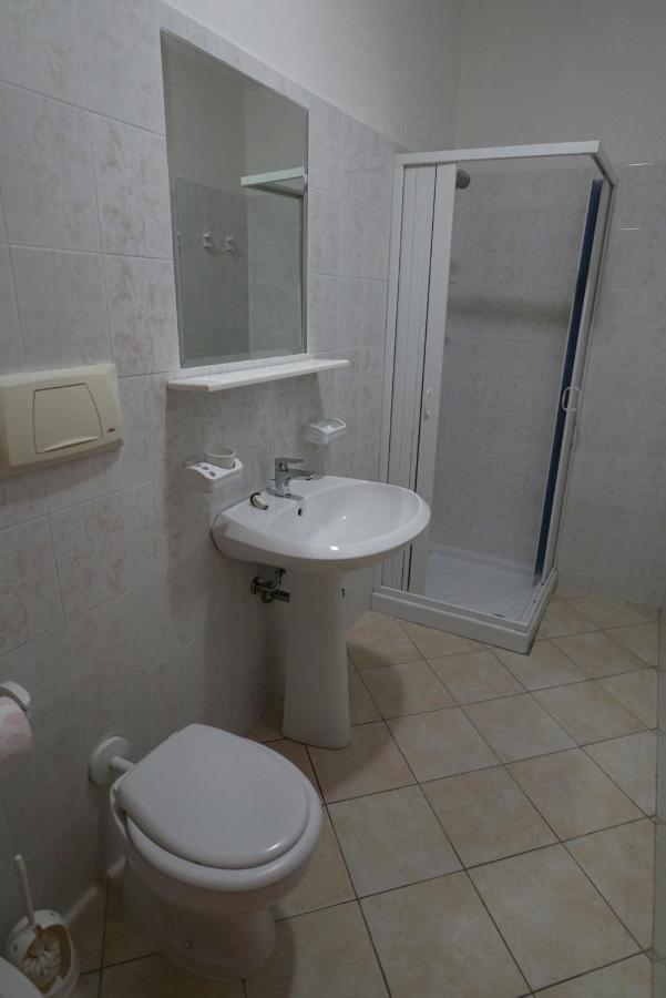 Three-Bedroom Bungalow,525974001:JPEG