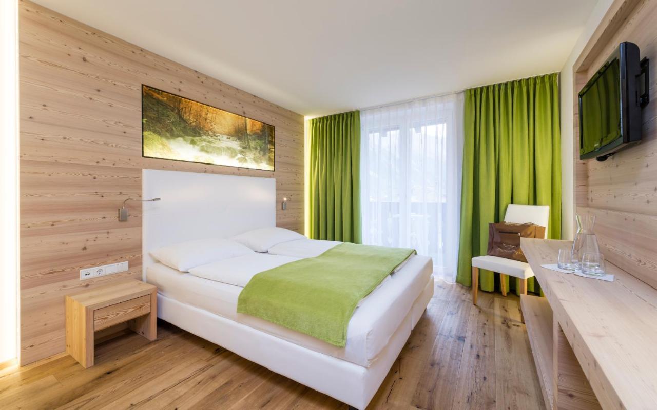 Double Room,323264926:JPEG