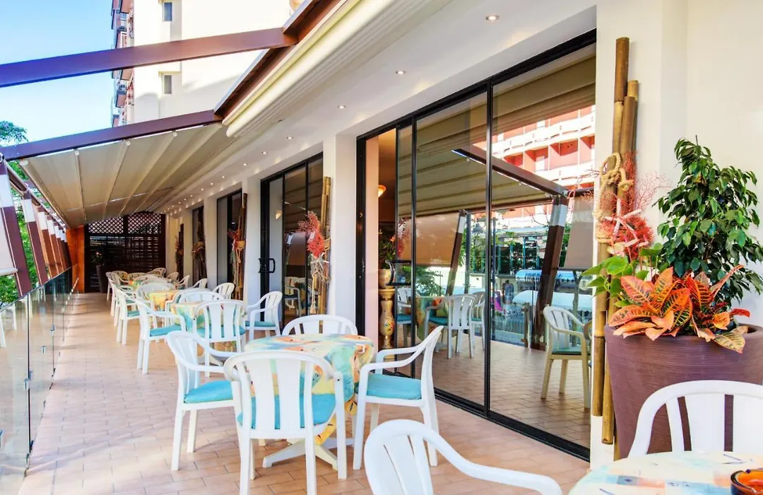 Hotel Spiaggia-1