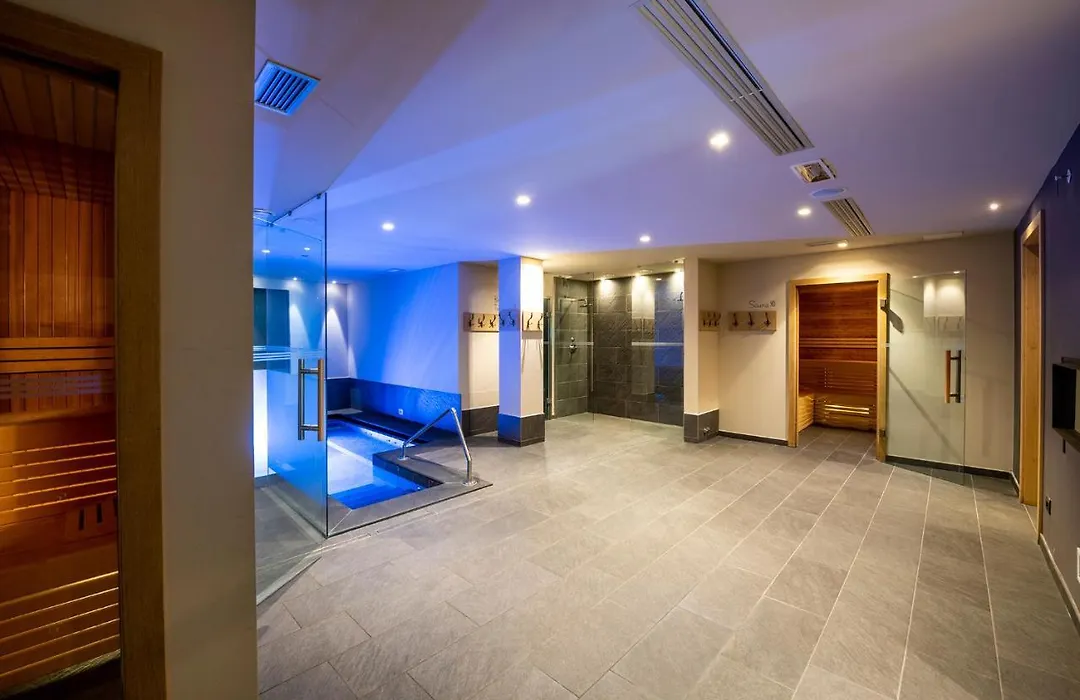 Design & Suite Hotel Ciarnadoi-1