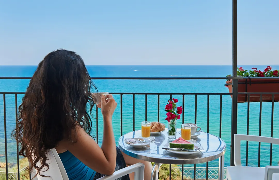 Hotel Punta Nord Est-1