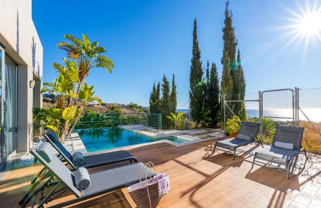 Luxury Villa With Swimming Pool And Amazing Views-1