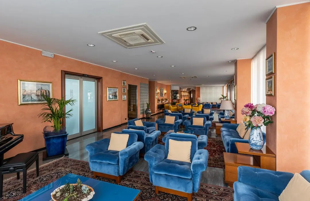 Hotel Bellevue Et Mediterranée-1
