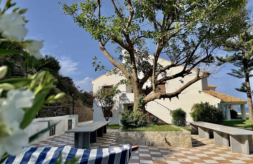 Castle Beach House. Luxury Beachfront Villa-1