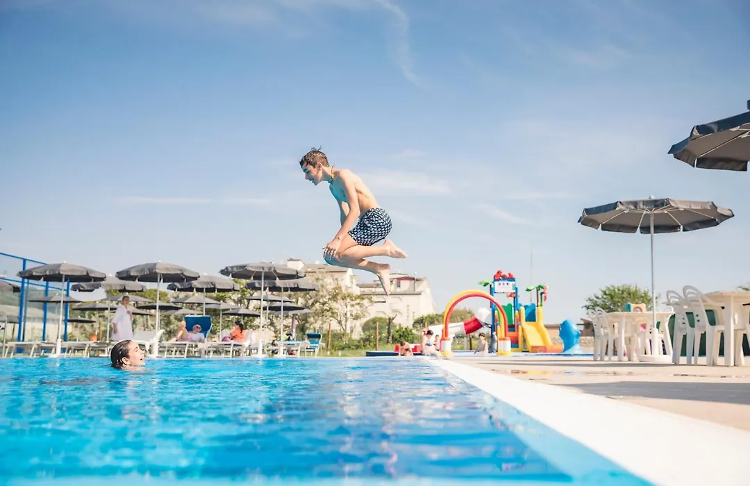 Hotel Baya - in centro, sul mare-1