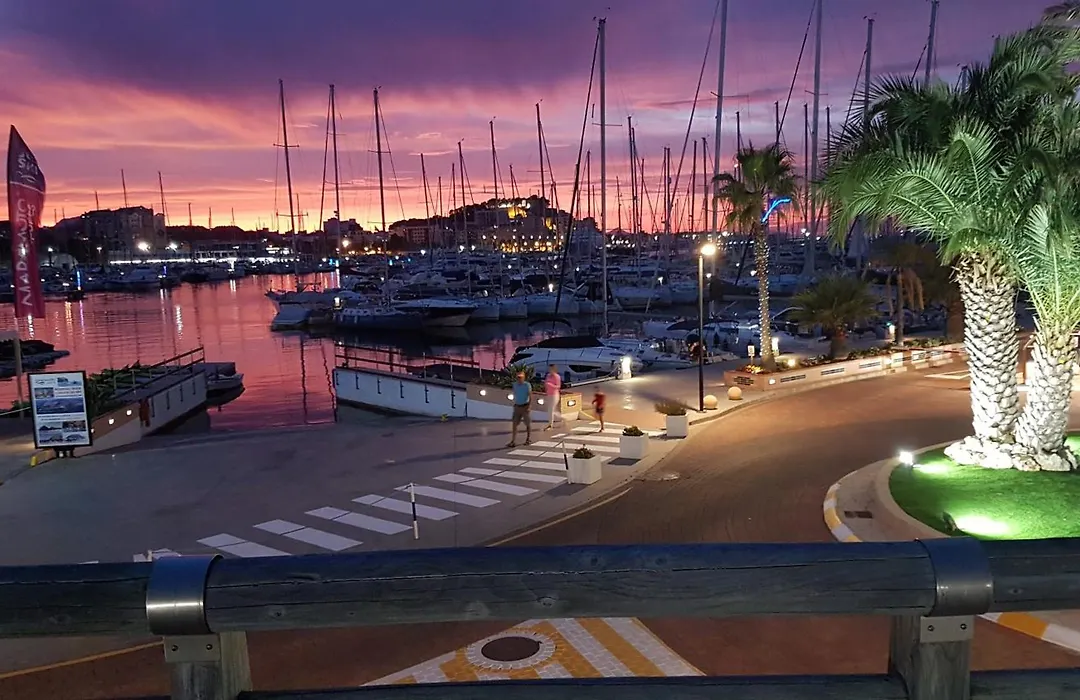 Luz Del Mar - Vis-A-Vis Yachthafen-1