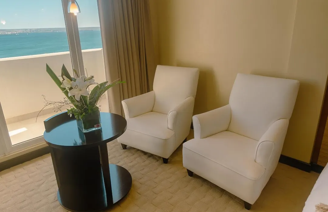 Rayentray Grand Hotel-1