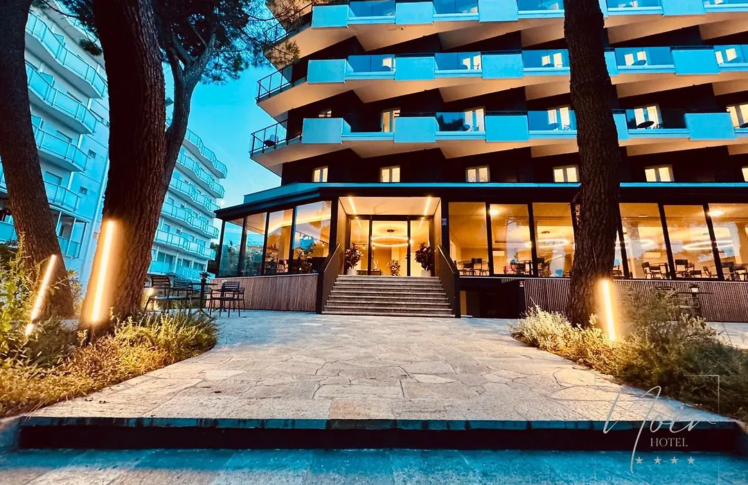 Hotel Noir - Free Brunch & Breakfast Until 13-00 - Vicinissimi A Mirabilandia-1