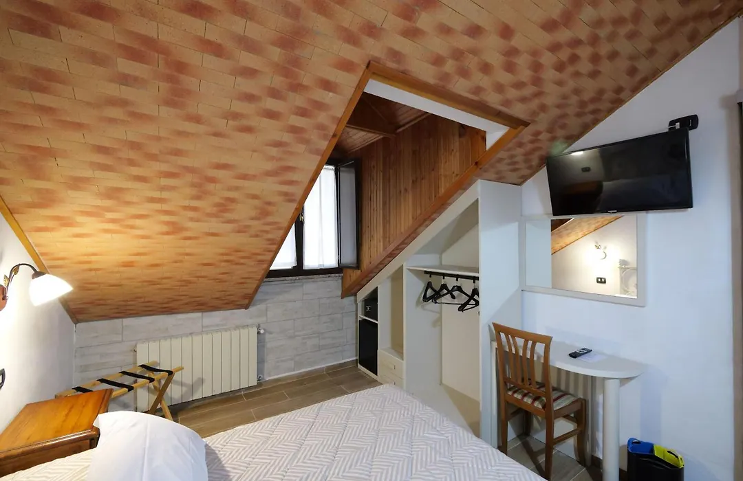 Hotel Bamby-1