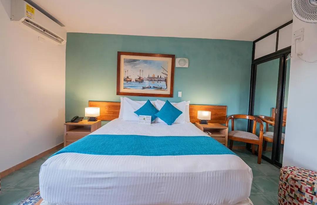 Hotel 3 Banderas-1