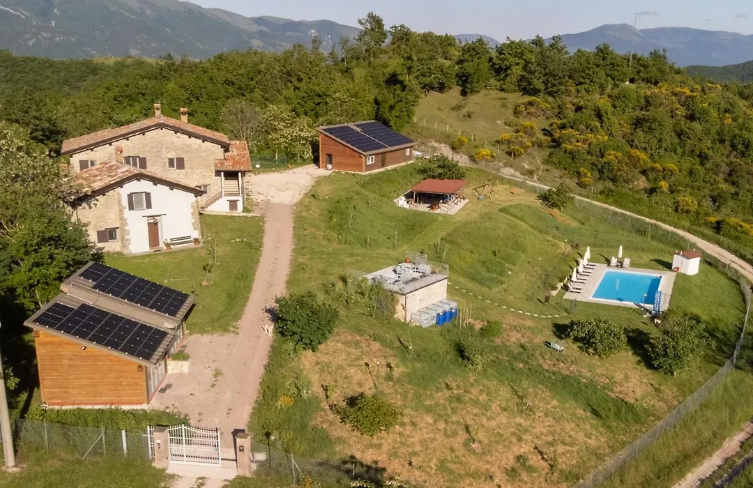 AGRITURISMO BUON VENTO, Appartamento LA CASA DEI MILLEFIORI un magico bouquet a Gubbio, Italy-1