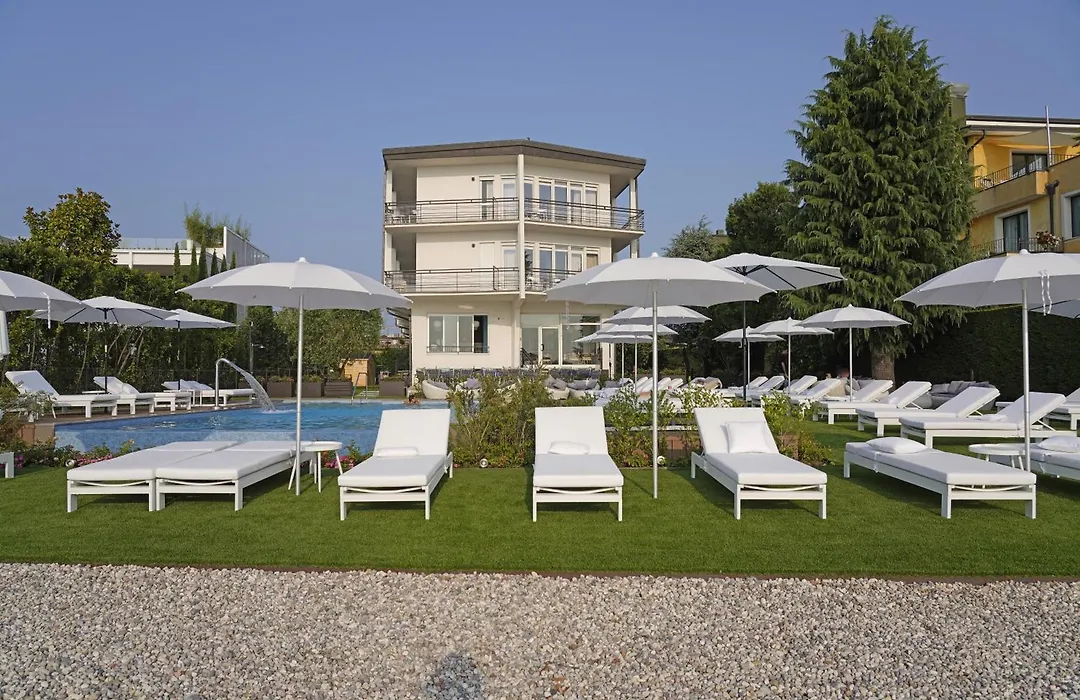 Hotel Unico By Dori-1