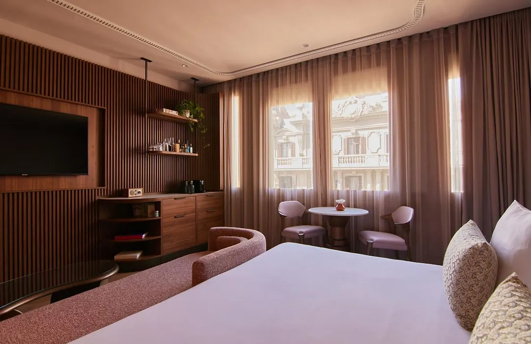 Grand Hotel Central, Small Luxury Hotels-1
