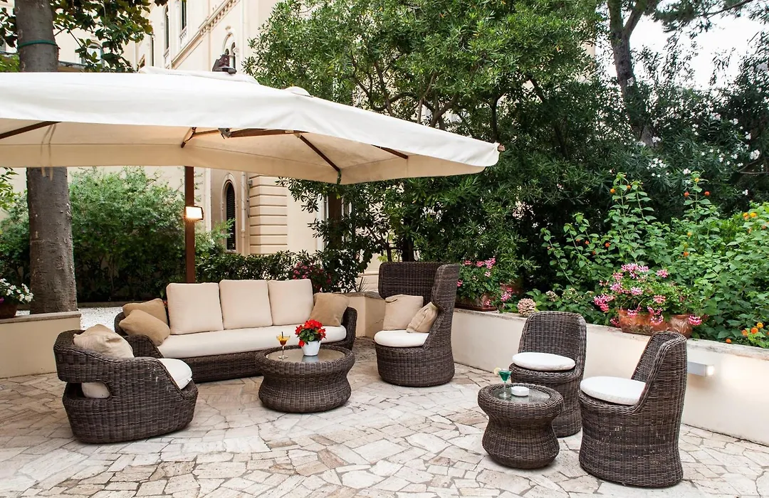 Grand Hotel Royal-1
