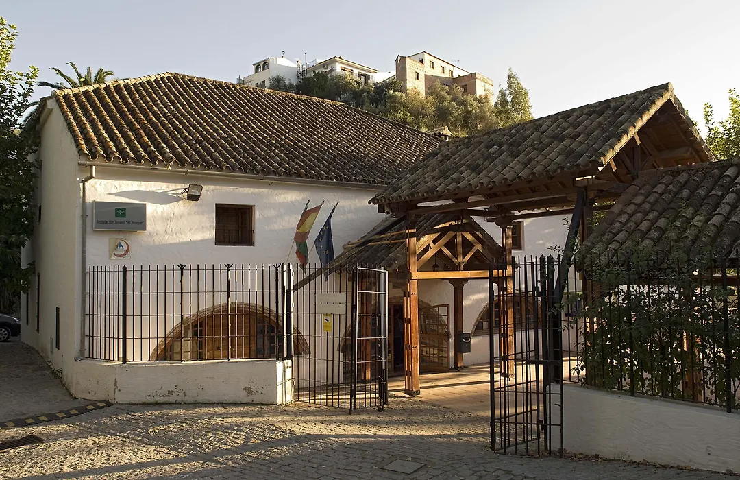 Albergue Juvenil El Bosque-1