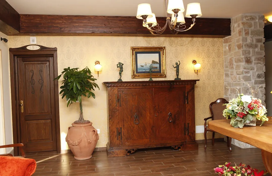 Hotel Villa Clementina-1
