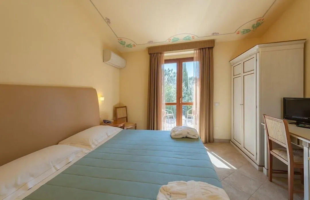 Hotel Saturno Fonte Pura-1