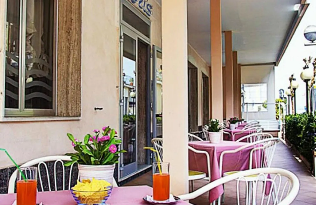 hotel villa iris-1