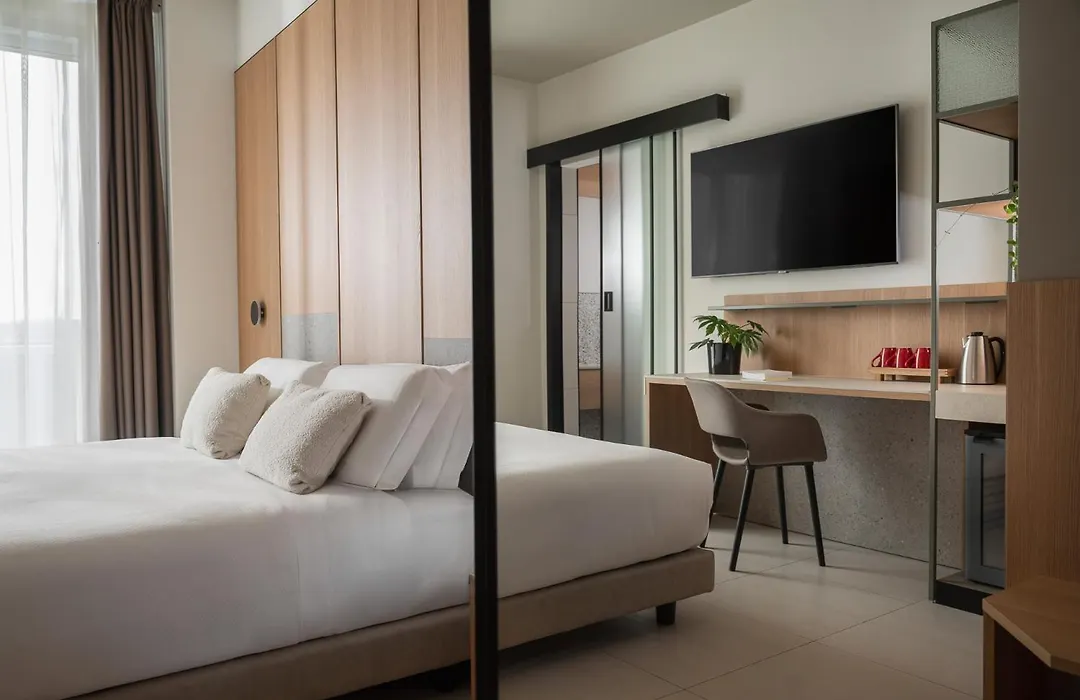 Aqua Hotel-1