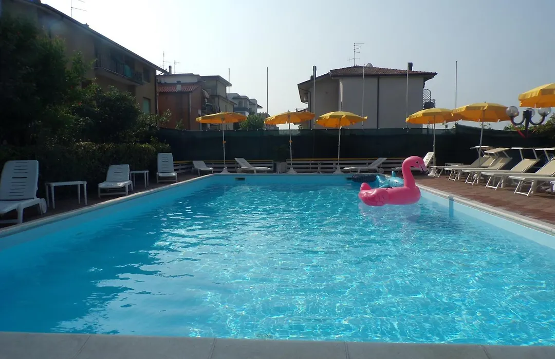 Hotel Crystal - SPIAGGIA INCLUSA con pacchetti personalizzati-1