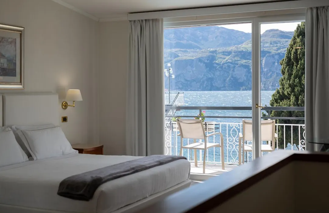 Hotel Excelsior Bay-1
