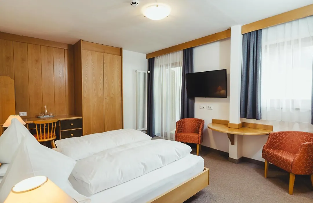 Hotel Tyrol-1