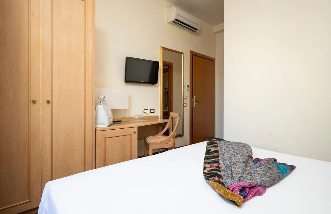 Hotel Byron-1