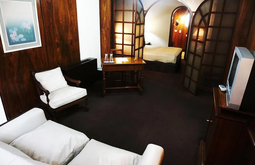 Hotel Posta Carretas-1