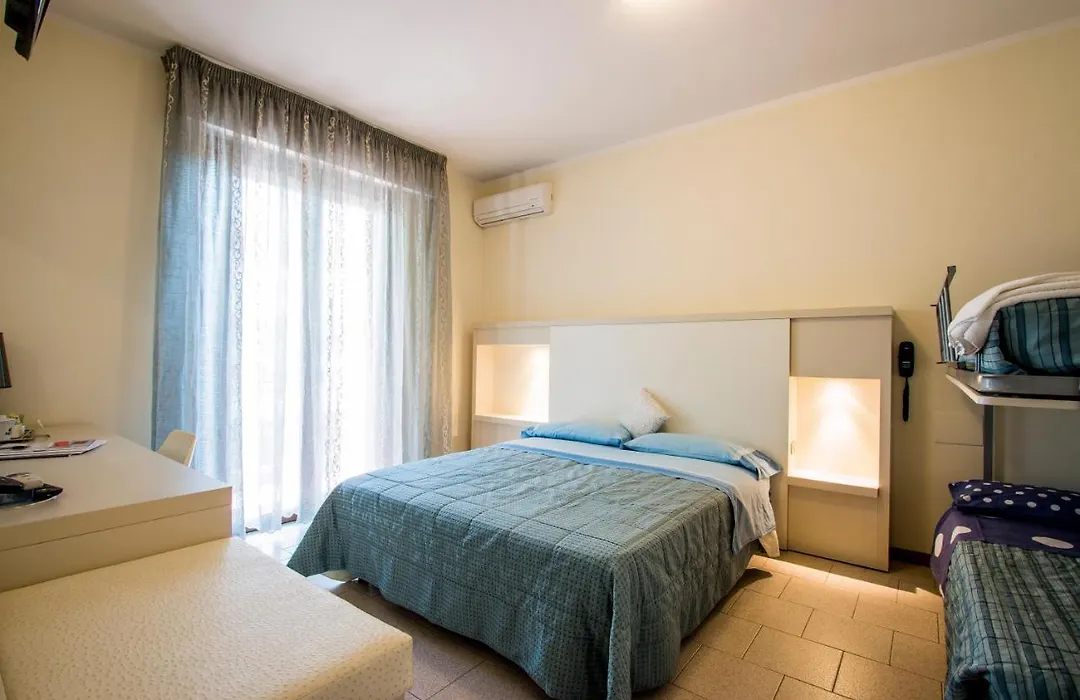 Hotel Deborah-1