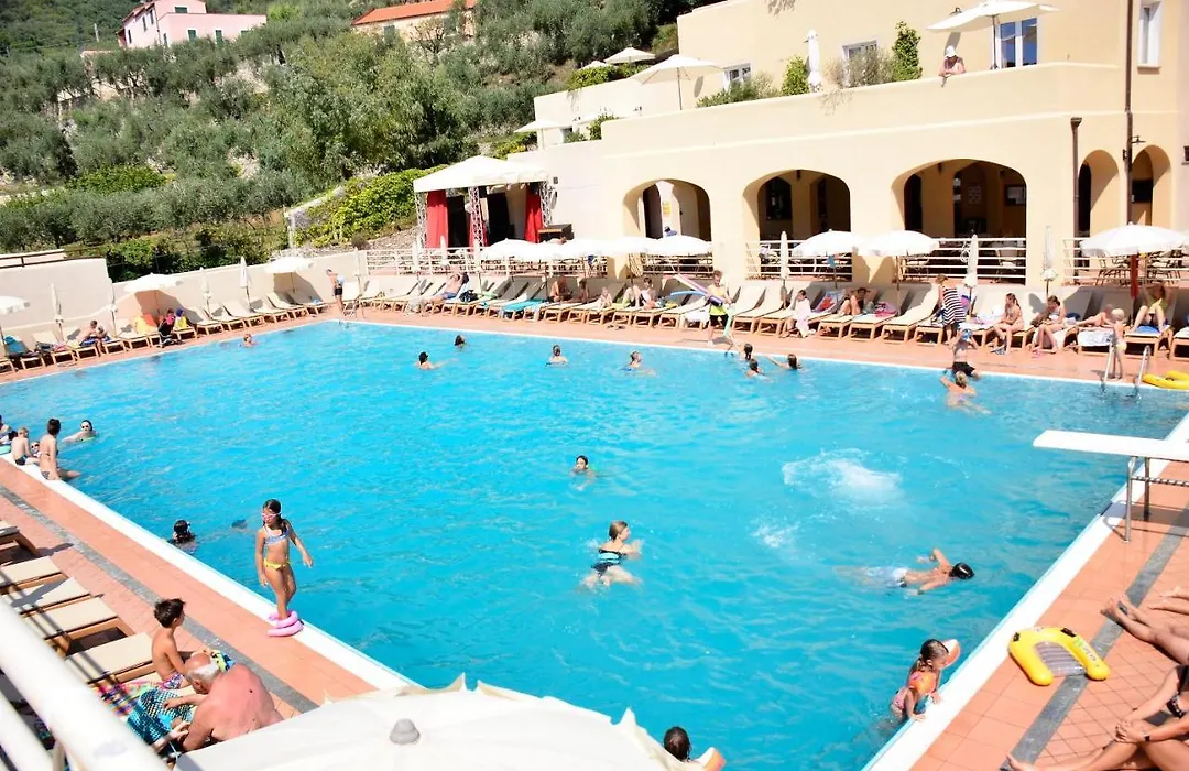 Il Villaggio Di Giuele-1