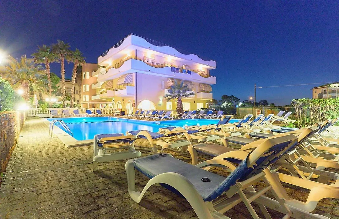 Hotel Rivadoro-Spiaggia ombrellone e lettini-Piscina-Parcheggio-1
