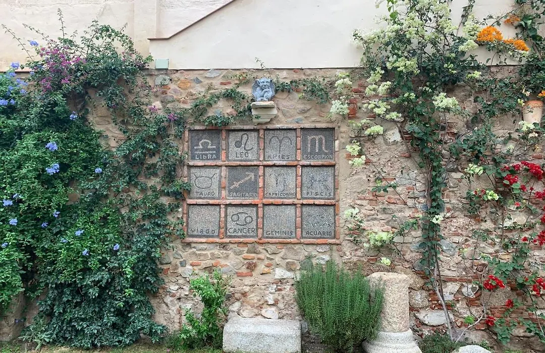 Hostal Aquaforum-1