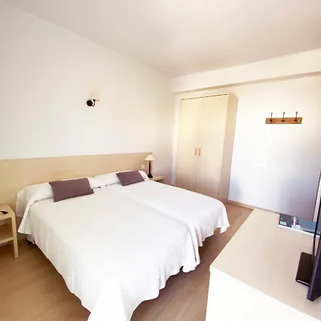 Habitaciones Camping Ferrer-2