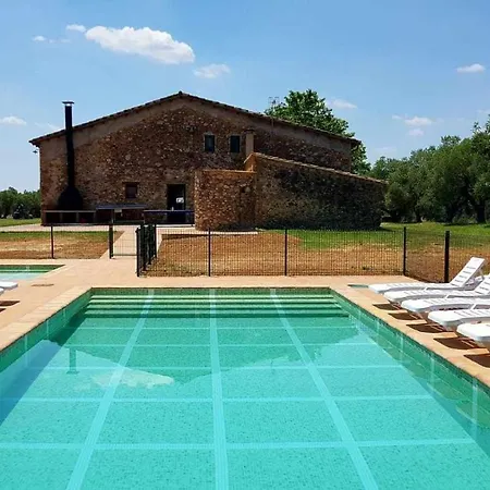 Masía para grupos con piscina privada-28 pax-2