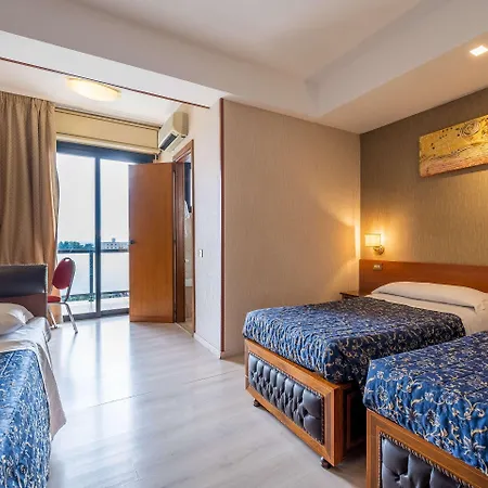 Quality Hotel Rouge Et Noir-2