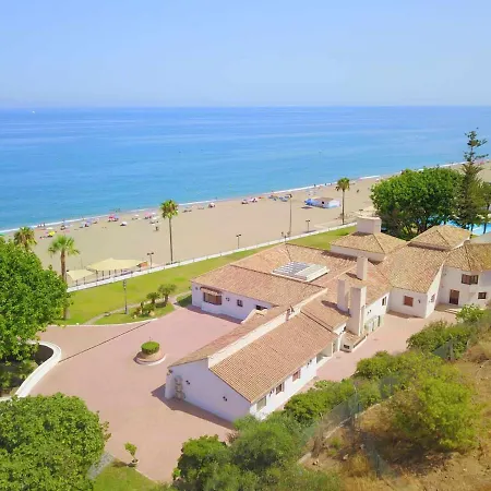 Castle Beach House. Luxury Beachfront Villa-3