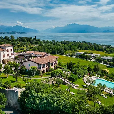 Castello Belvedere Apartments-3