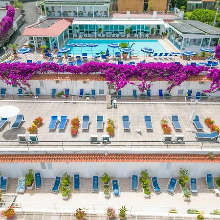 Hotel Parco Cartaromana-3