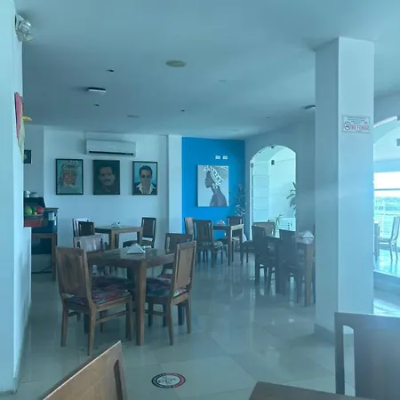 Hotel Isla Capri-3
