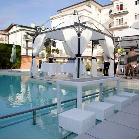 Ute Hotel-2