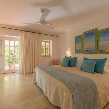 Hurricane Beach Hotel-2
