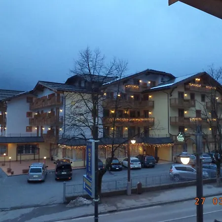 Hotel Canada-3