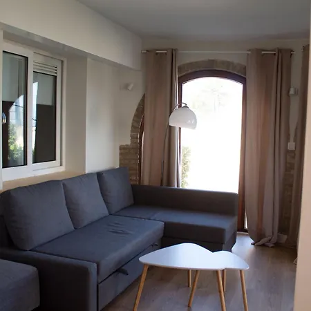 Mr Hotelet De La Racona & Apartments-2