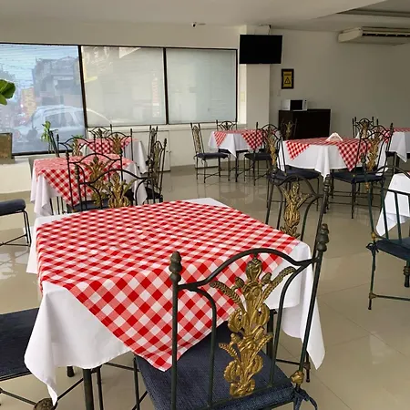 Hotel Metropolis Plaza Cali-2