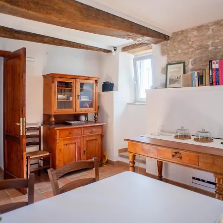 AGRITURISMO BUON VENTO, Appartamento LA CASA DEI MILLEFIORI un magico bouquet a Gubbio, Italy-2