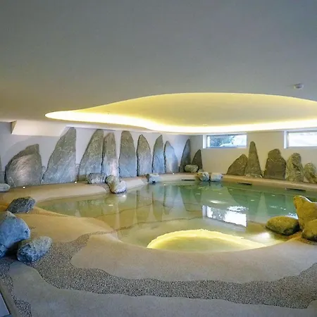 Alexander Charme Hotel-3