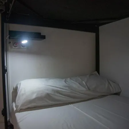 Be Happy Hostel - Albergue en el centro de Nerja-3